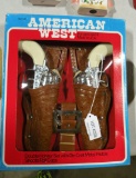 1983 AMERICAN WEST DOUBLE HOLSTER CAP GUN SET W/BOX