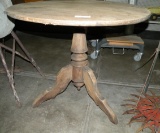 ANTIQUE PEDESTAL STYLE DINING TABLE - WILL NOT SHIP