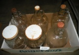 4 CLEAR GLASS ONE GALLON SYRUP JUGS, 2 LARGE JARS W/LIDS