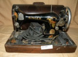 ELECTRIC SINGER SEWING MACHINE W/WOOD CASE