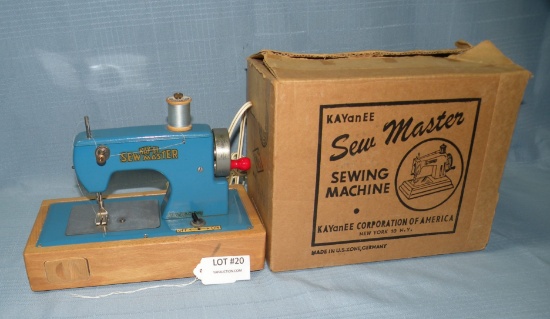 VTG. KAY-AN-EE SEW MASTER TOY SEWING MACHINE W/BOX