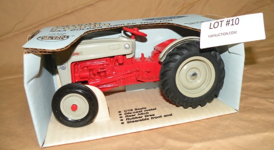 ERTL 1/16 SCALE DIECAST FORD NAA GOLDEN JUBILEE TOY TRACTOR W/BOX
