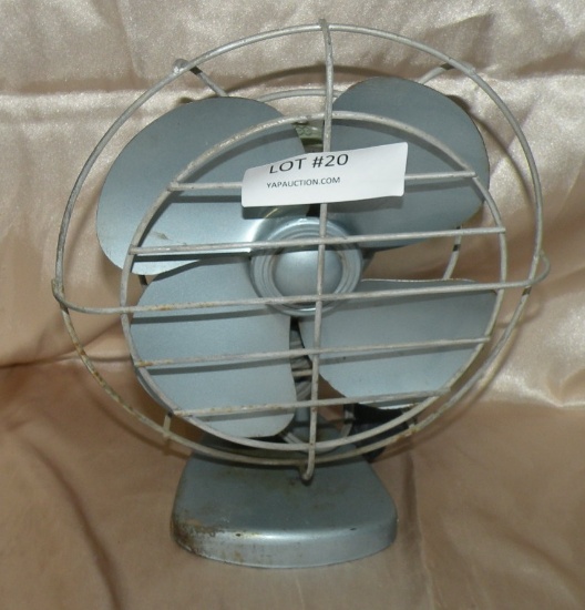 MONTGOMERY WARD SMALL METAL DESK FAN