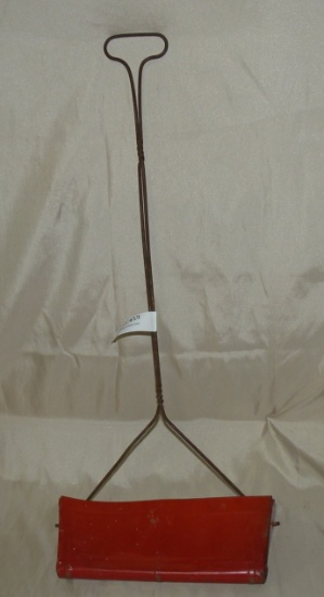 VTG. TIN DUST PAN W/WIRE HANDLE