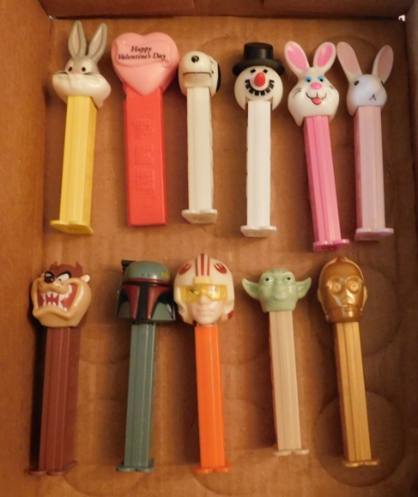 11 VINTAGE PEZ DISPENSERS