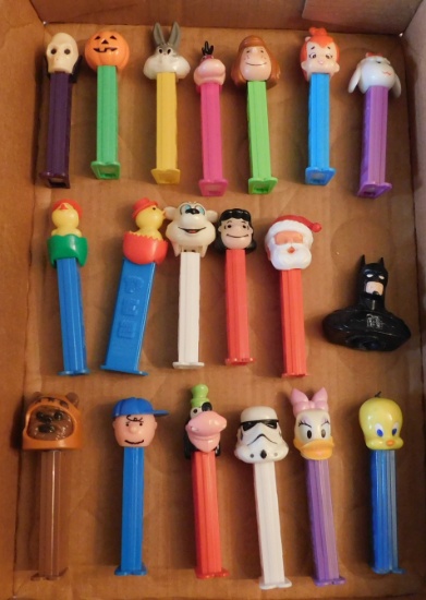 18 VINTAGE PEZ DISPENSERS