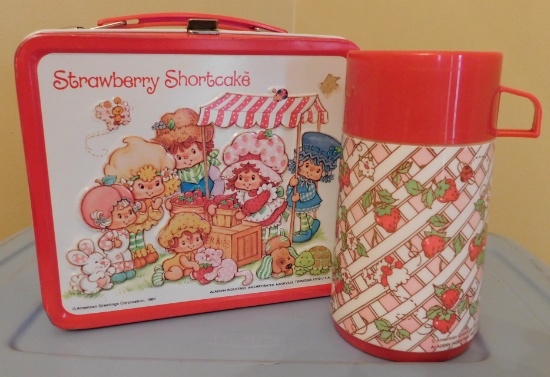 STRAWBERRY SHORTCAKE, TRANSFORMERS TIN LUNCH BOXES W/THERMOS