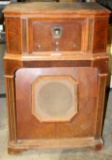 PHILCO SUPER HETERODYNE ELEVEN FLOOR RADIO CABINET - LOCAL PICKUP