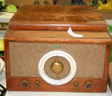 ZENITH COUNTERTOP SHORTWAVE RADIO/RECORD PLAYER - LOCAL PICKUP ONLY