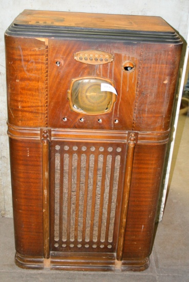 VTG. SPARTON FLOOR RADIO CABINET - UNTESTED - LOCAL PICKUP ONLY