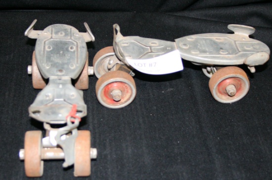 SET OF VTG. METAL HUSTLER SPEED KING ROLLER SKATES W/KEY, WRENCH