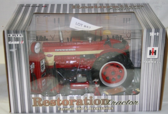 ERTL FARMALL 460 TRACTOR & ACCESSORIES SET W/BOX - N.O.S.