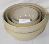 4 ASSORTED PLAIN STONEWARE MIXING BOWLS - 1 WESTERN