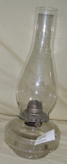 CLEAR GLASS OIL LAMP W/CHIMNEY