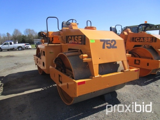 Case W752 Asphalt Roller,
