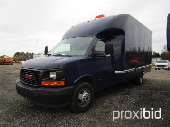 2007 GMC Savana Cutaway Van,