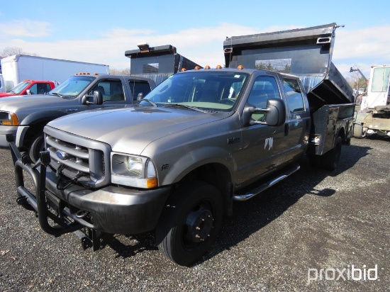 2003 Ford F450XL Super Duty Crew Cab Truck,