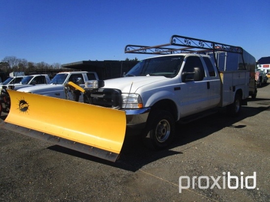 2004 Ford F250XL Super Duty 4x4 Crew Cab Pickup,