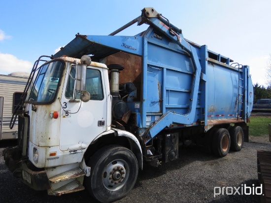 Volvo Trash Truck