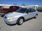 2005 Ford Taurus SE,