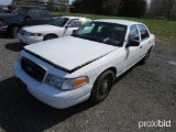 2004 Ford Crown Victoria,