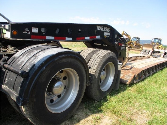 2015 Trail King TK102HDG 26' Tri Axle Equipment