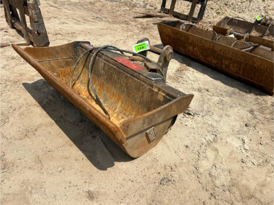 Diesel 48" Excavator Bucket w/Bolt On Cutting Edge
