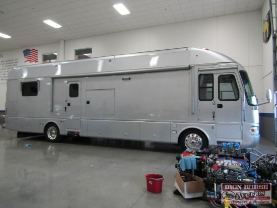 2006 Airstream Skydeck Motor Coach with Featherlite Trailer and Awning Structure