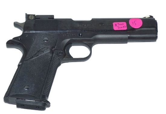 Colt  - Model: - Government Model - .45 - pistol