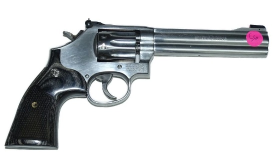Smith & Wesson - Model: - 617-6 - .22 - revolver