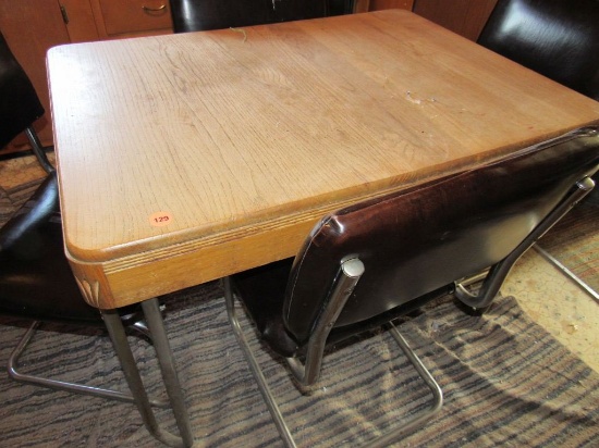 Dining Room Table & Chairs