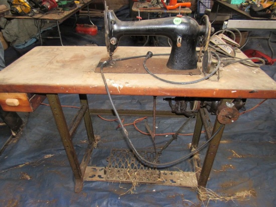 Sewing machine & table