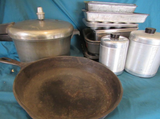 Kitchen Pan & Baking Items