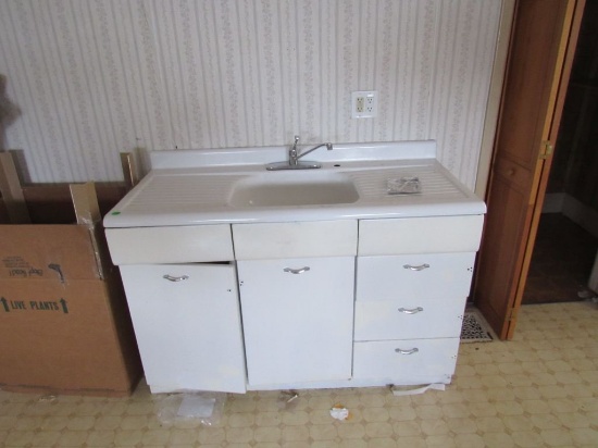 Kitchen sink/ cabinet