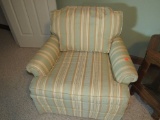 Accent chair