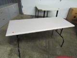 Folding table