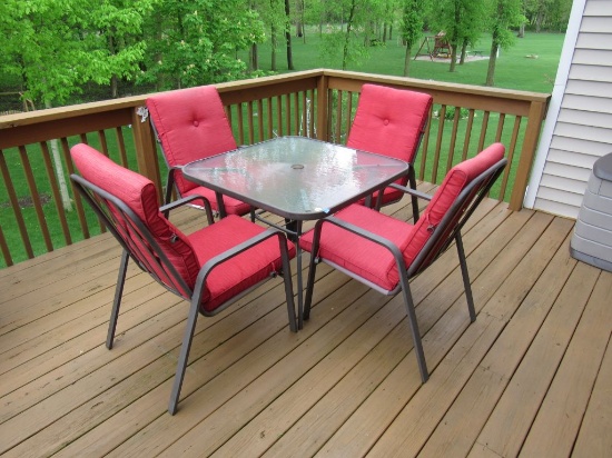 Outdoor Table & Chairs