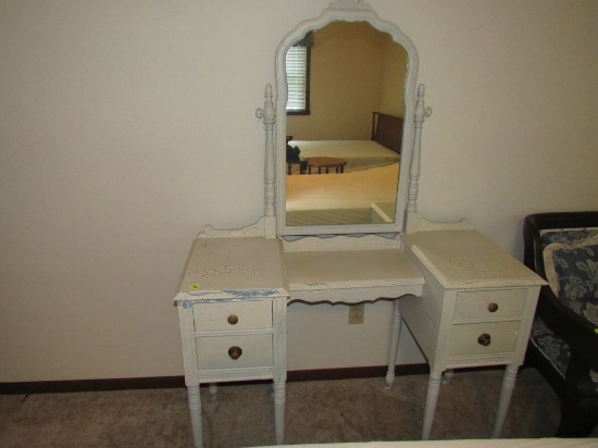 Make-Up Stand with Mirror