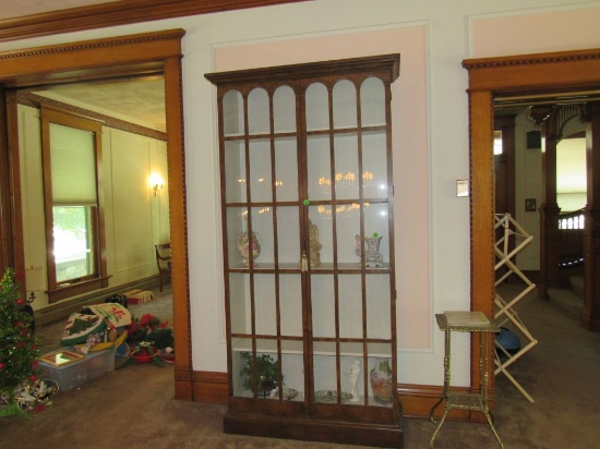 Large Display Hutch