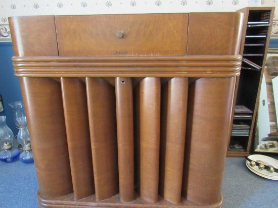 Philco Upright Radio