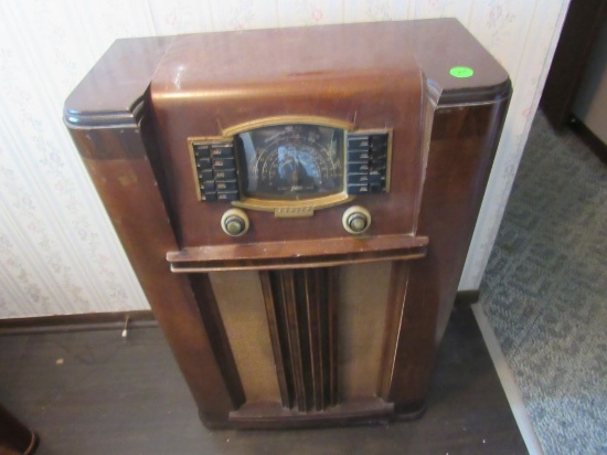 Zenith Upright Radio