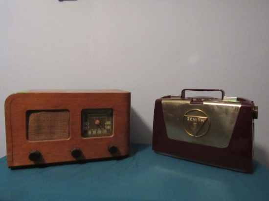 2 Tabletop Radios