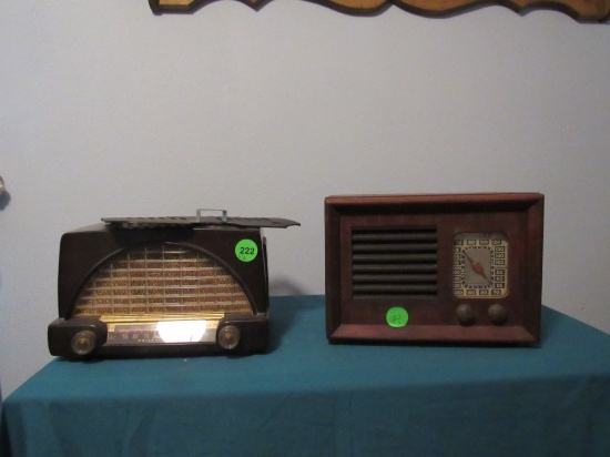 2 Tabletop Radios