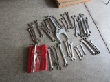 Opened/closed end wrenches