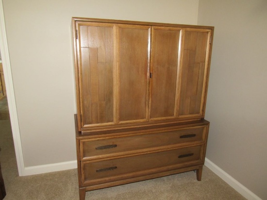 Koehler Dresser