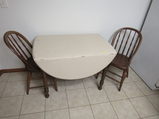 Table & Chairs