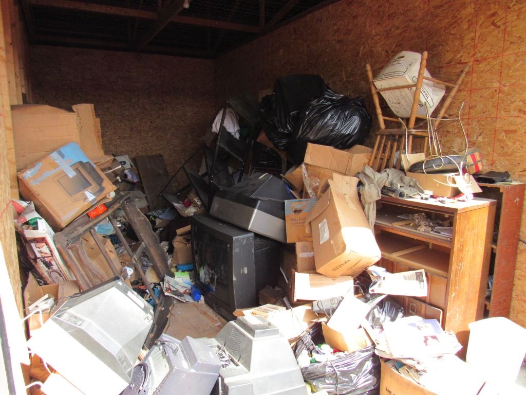 Contents of Storage unit D15 - Auburn Indiana