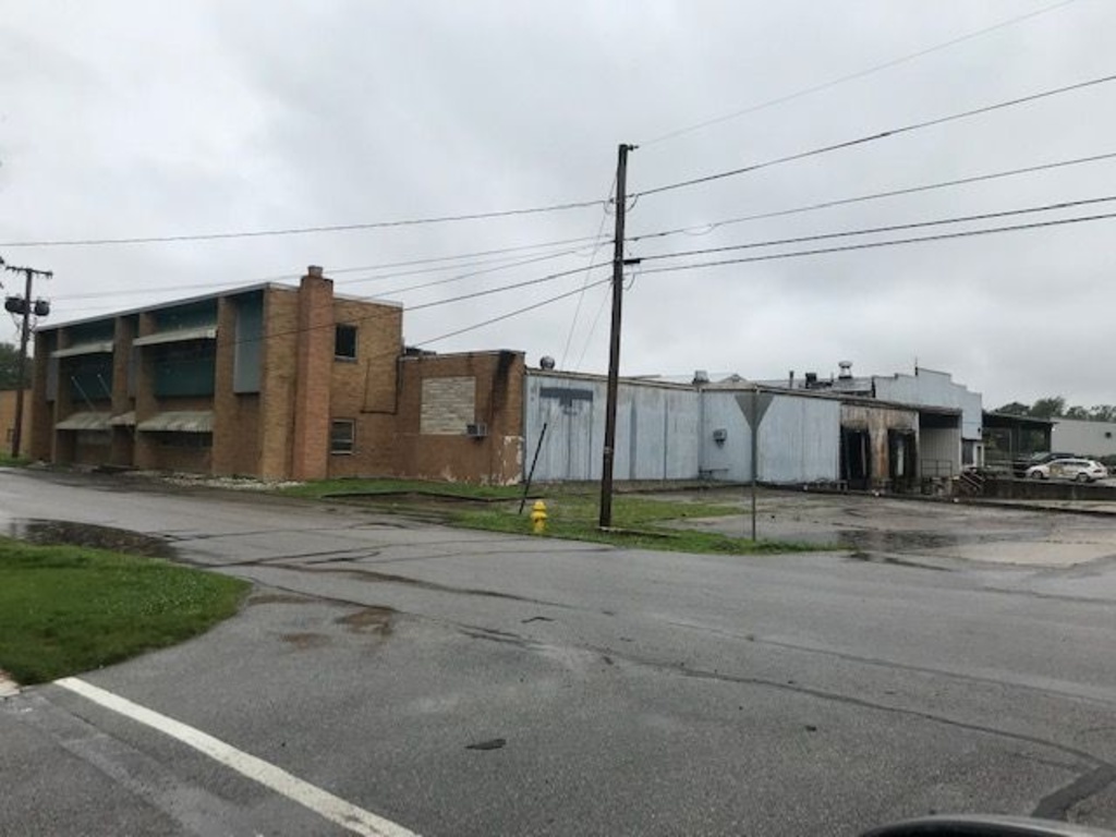 Buter, Indiana Commercial Buildings and Acreage