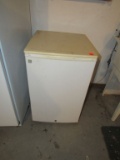 Small refrigerator freezer