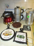 Teapot & Trivet